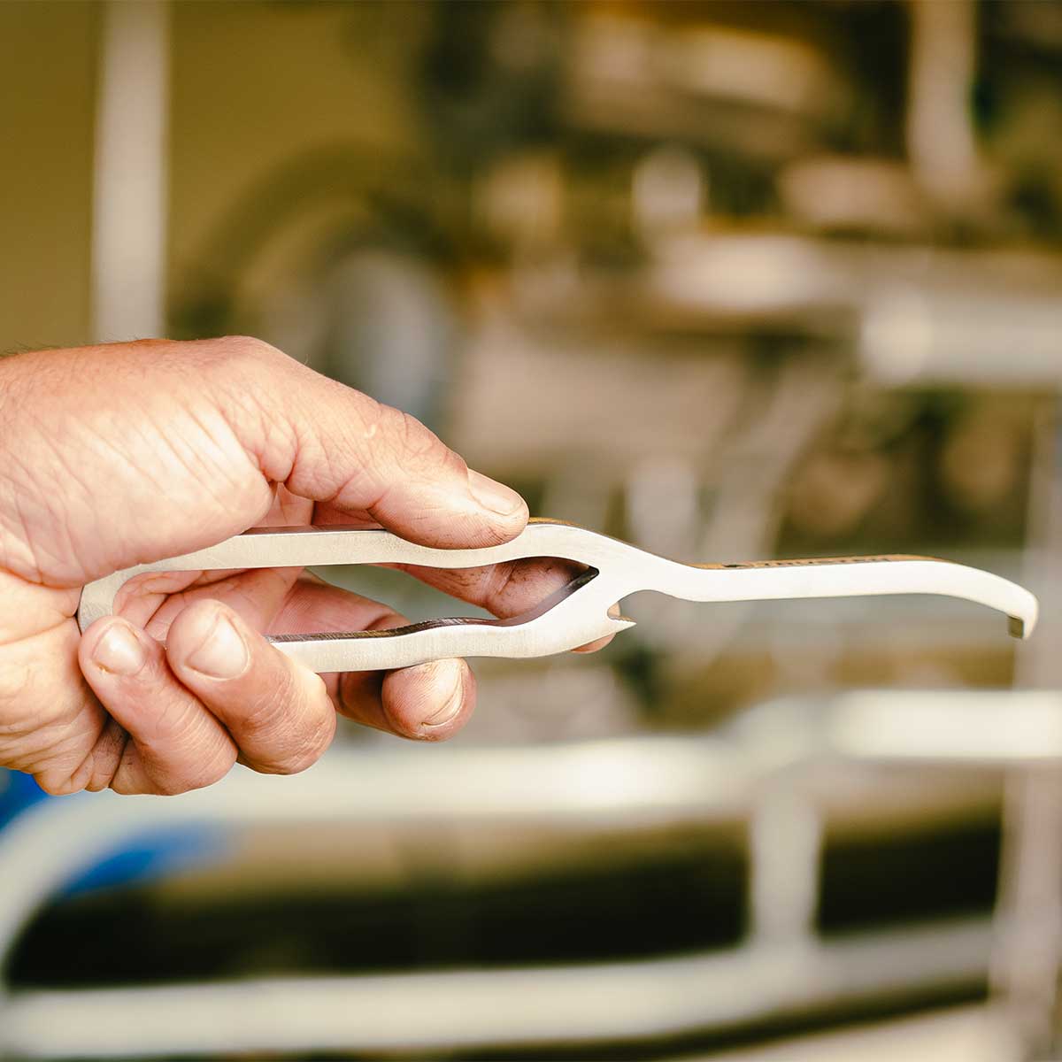 Trusten The Mini Priser – Compact & Efficient Stainless steel in hand