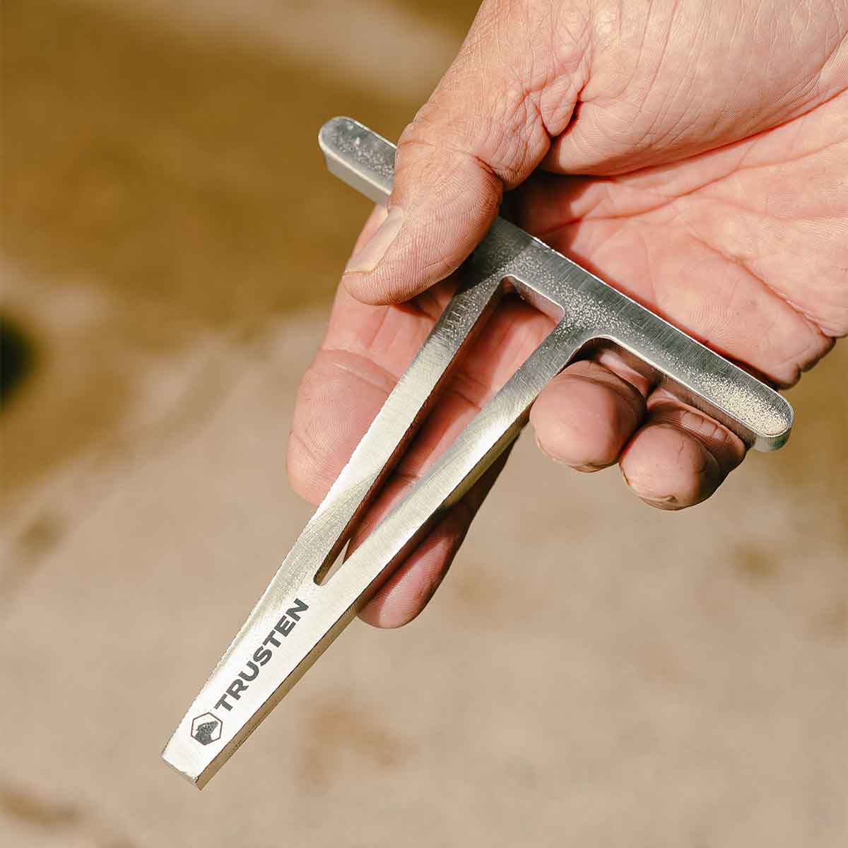 Trusten Trough Wedger in hand