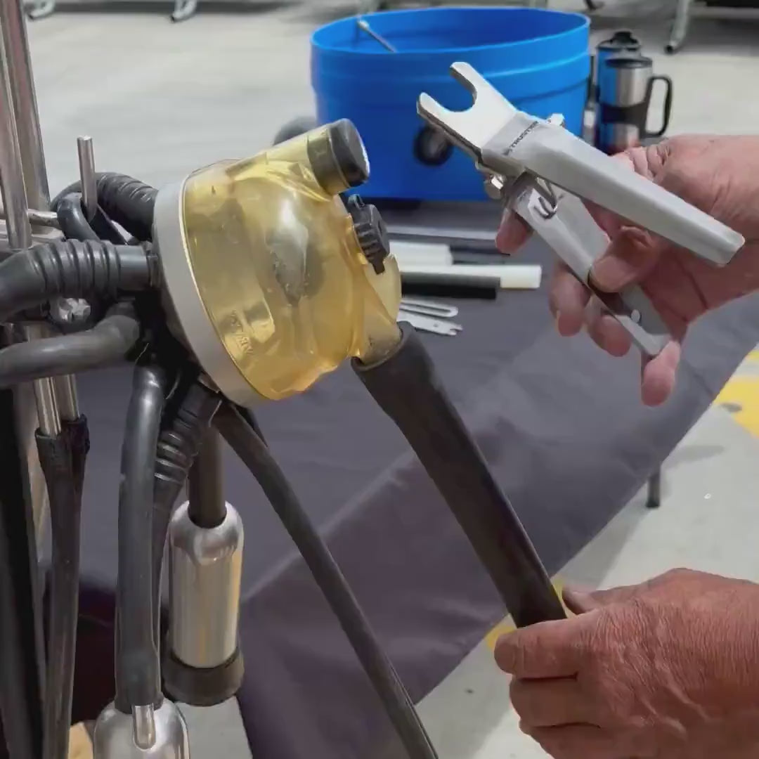Removes milk line with the trusten dairy farmers tool 